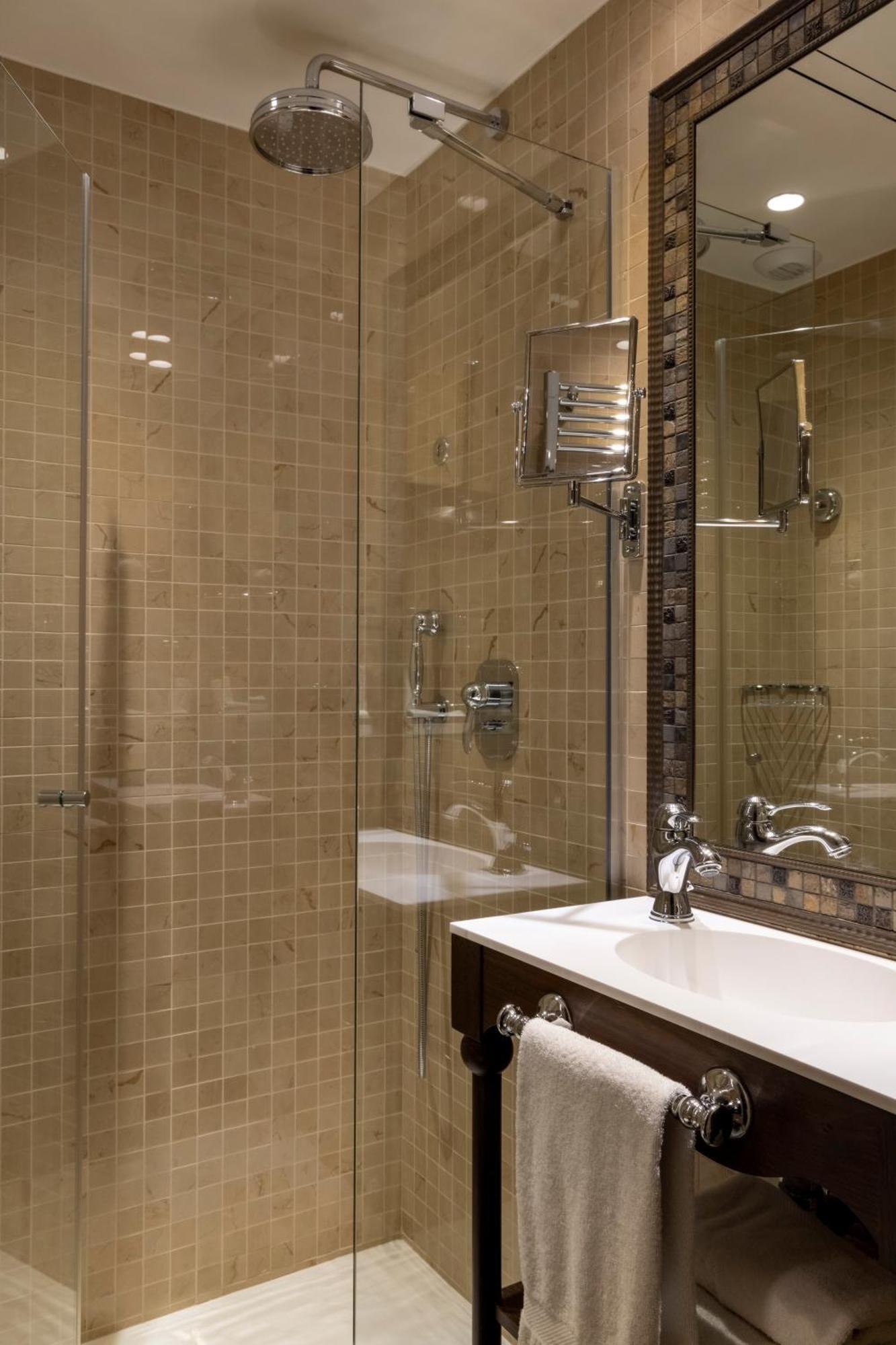 Connecting Rooms Spa Access